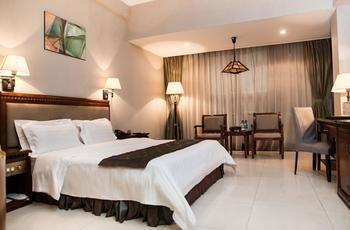 New Plum Garden Seasons Hotel - Shenzhen Zhucun  Екстериор снимка
